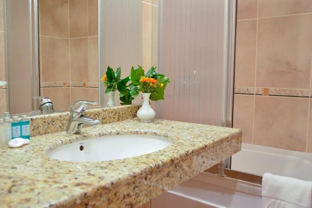 Hotel Oasis البينا المظهر الخارجي الصورة