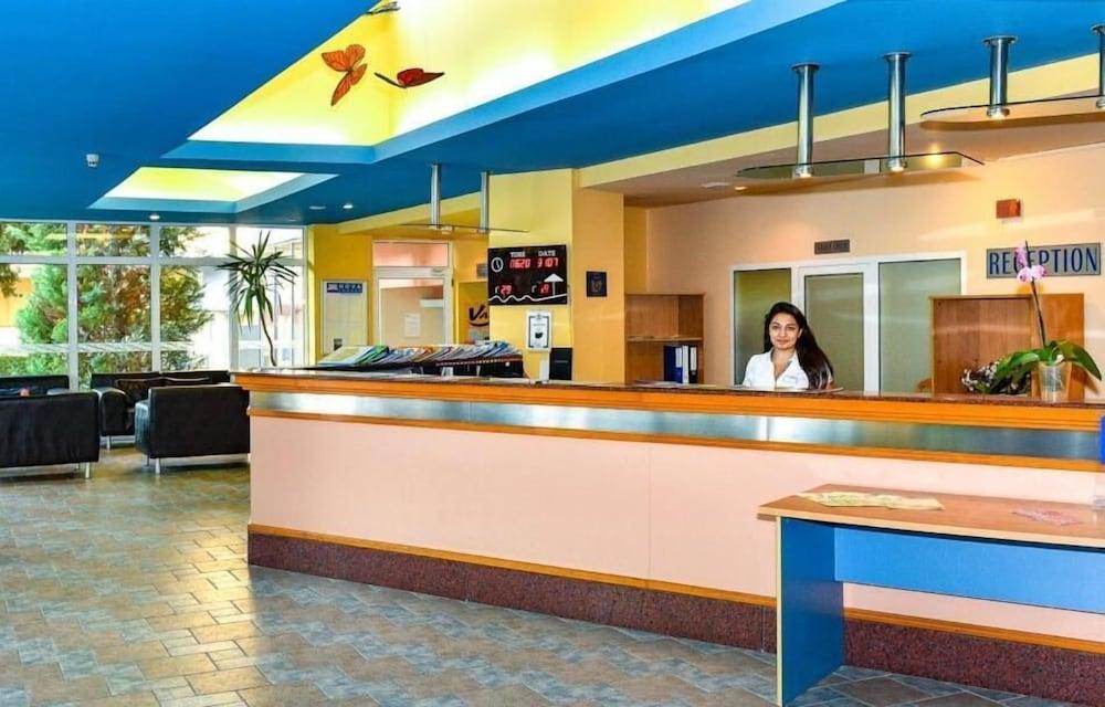 Hotel Oasis البينا المظهر الخارجي الصورة